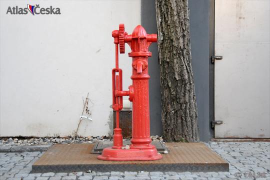 Pumpa v ulici Komunardů - 